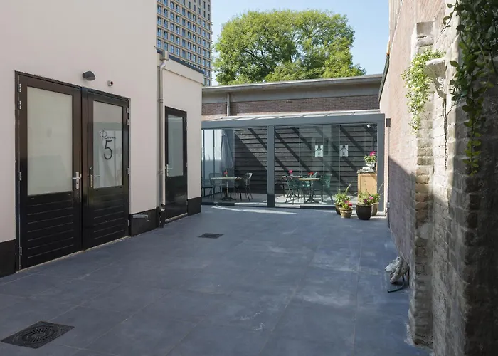 Petite Room With Wifi, Ac, And Shared Kitchen