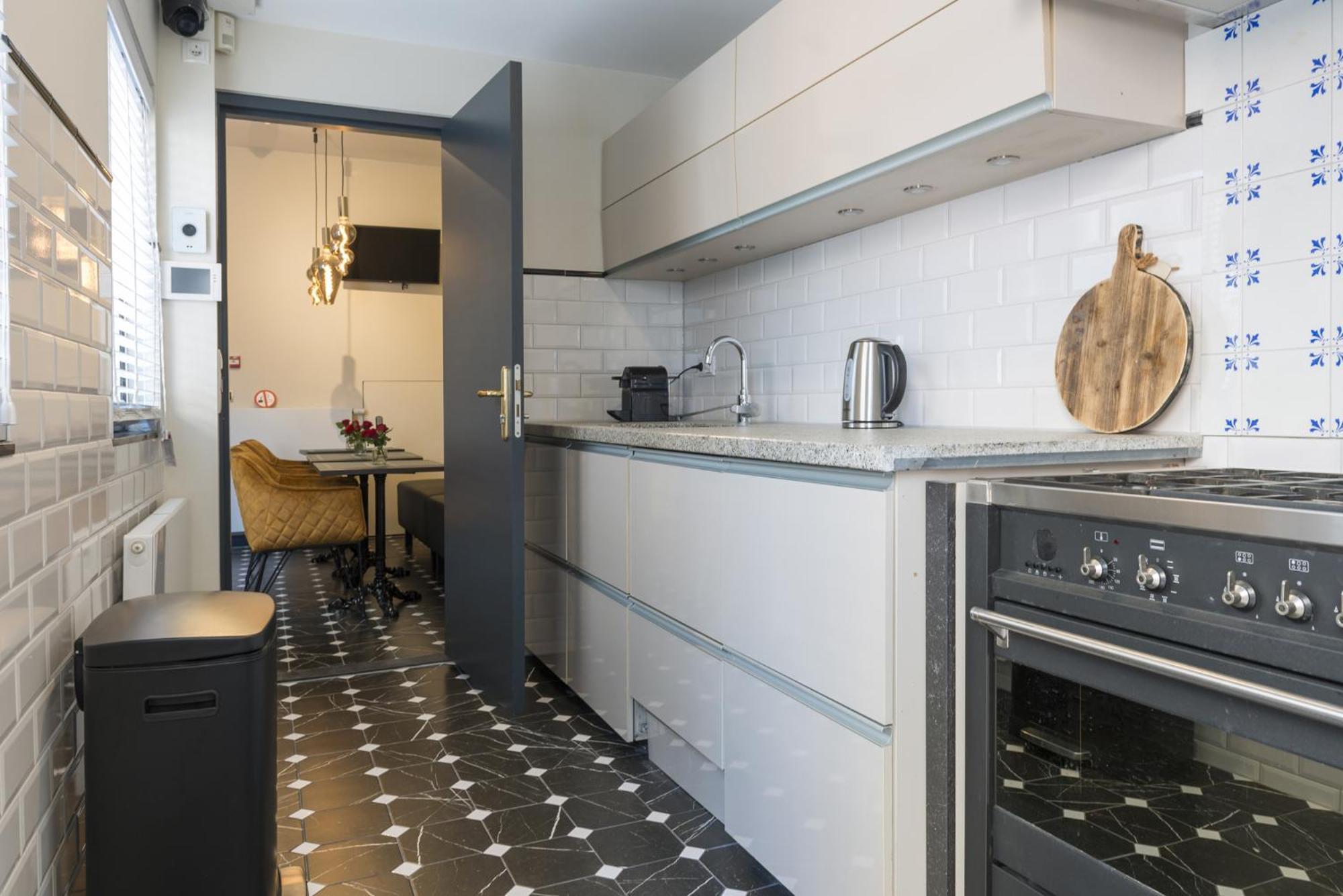 Appartement Petite With Wifi, Ac, And Shared Kitchen Tilburg